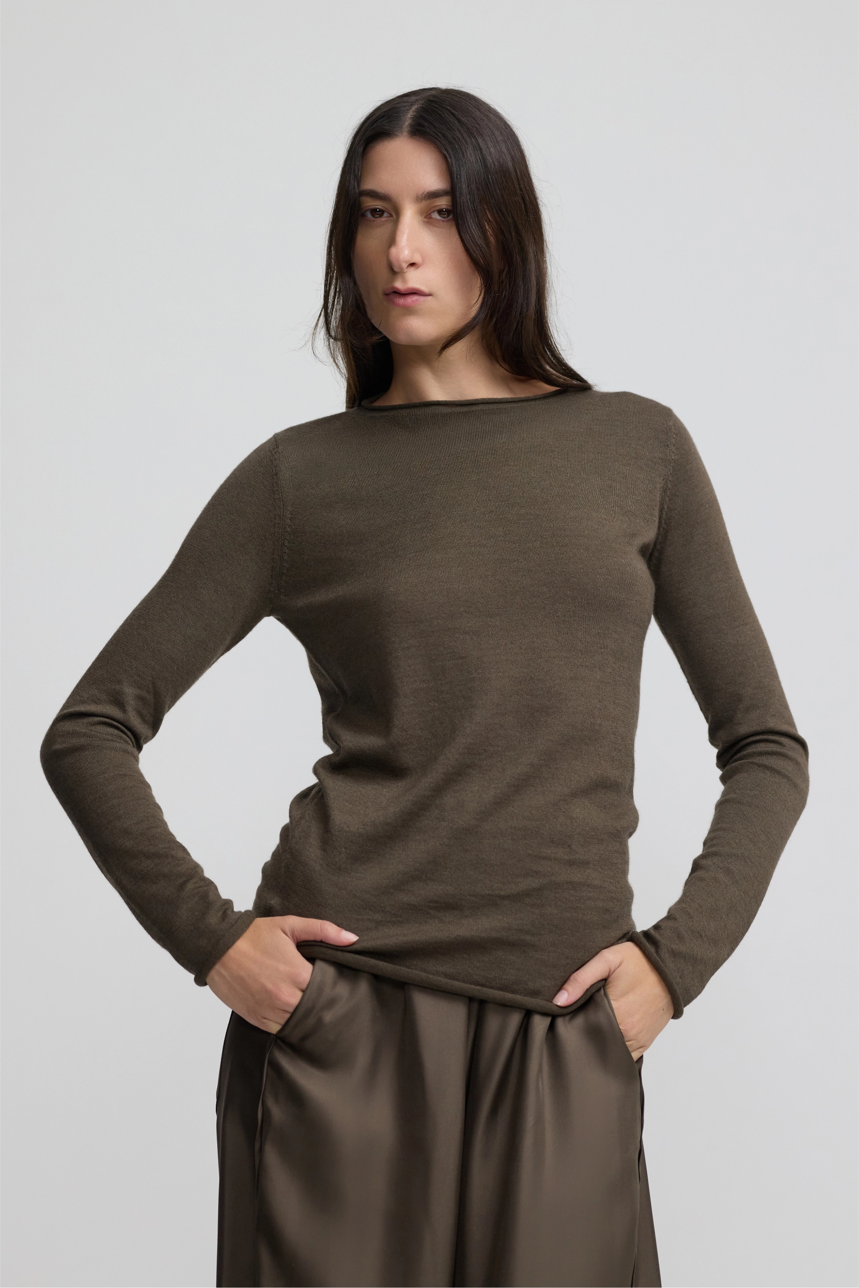 Cashmere Fitted Crew Neck - Dark Moss
