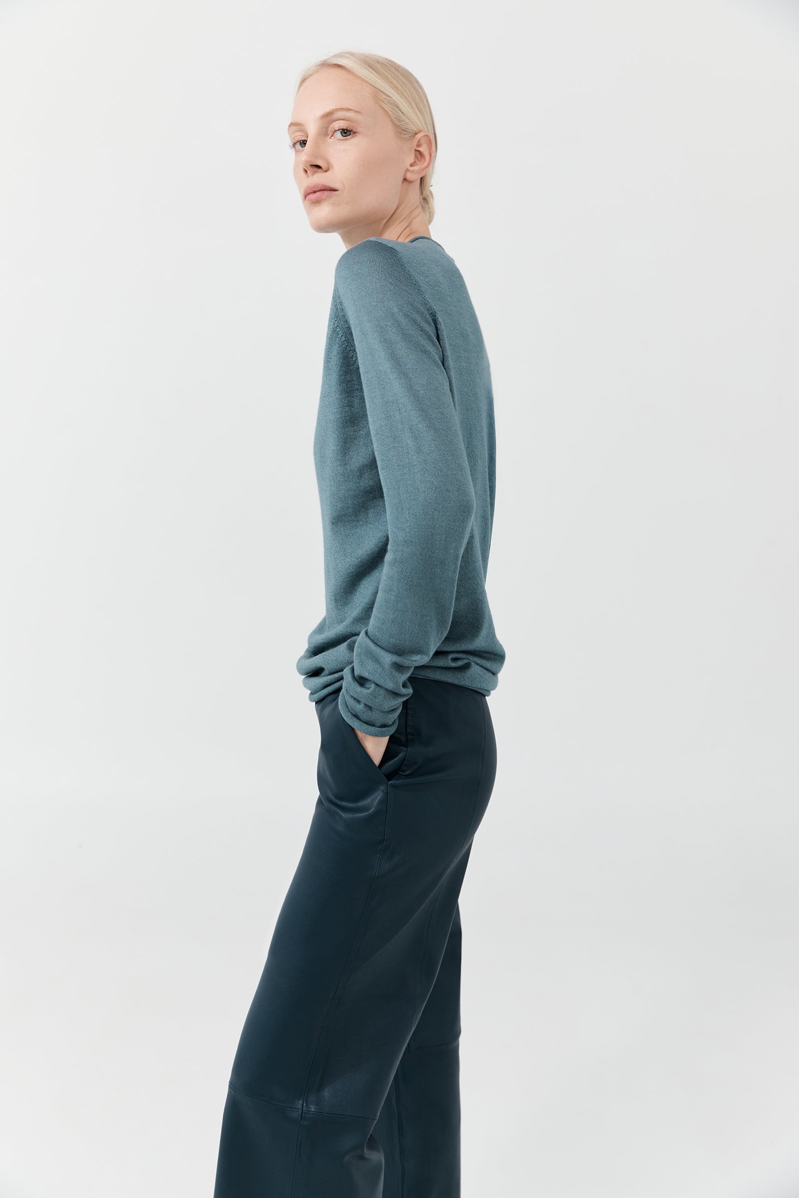 Cashmere Fitted Crew Neck - Storm