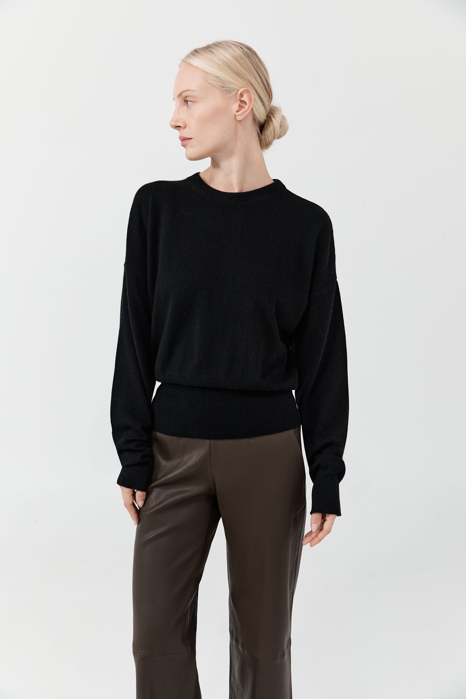 Hero Cashmere Crew Neck - Black