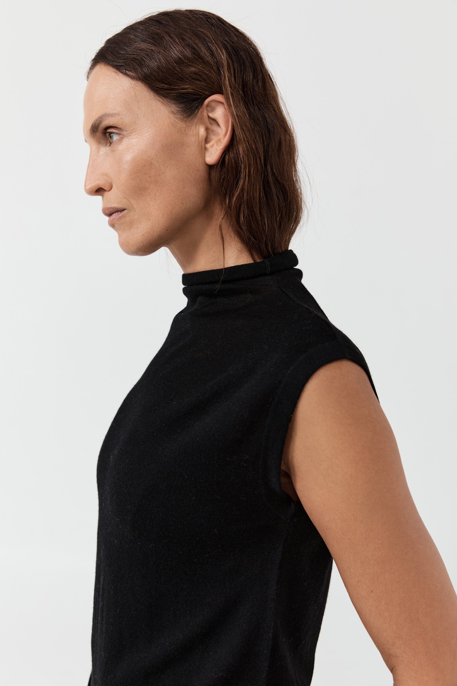 Cashmere Sleeveless Top - Black