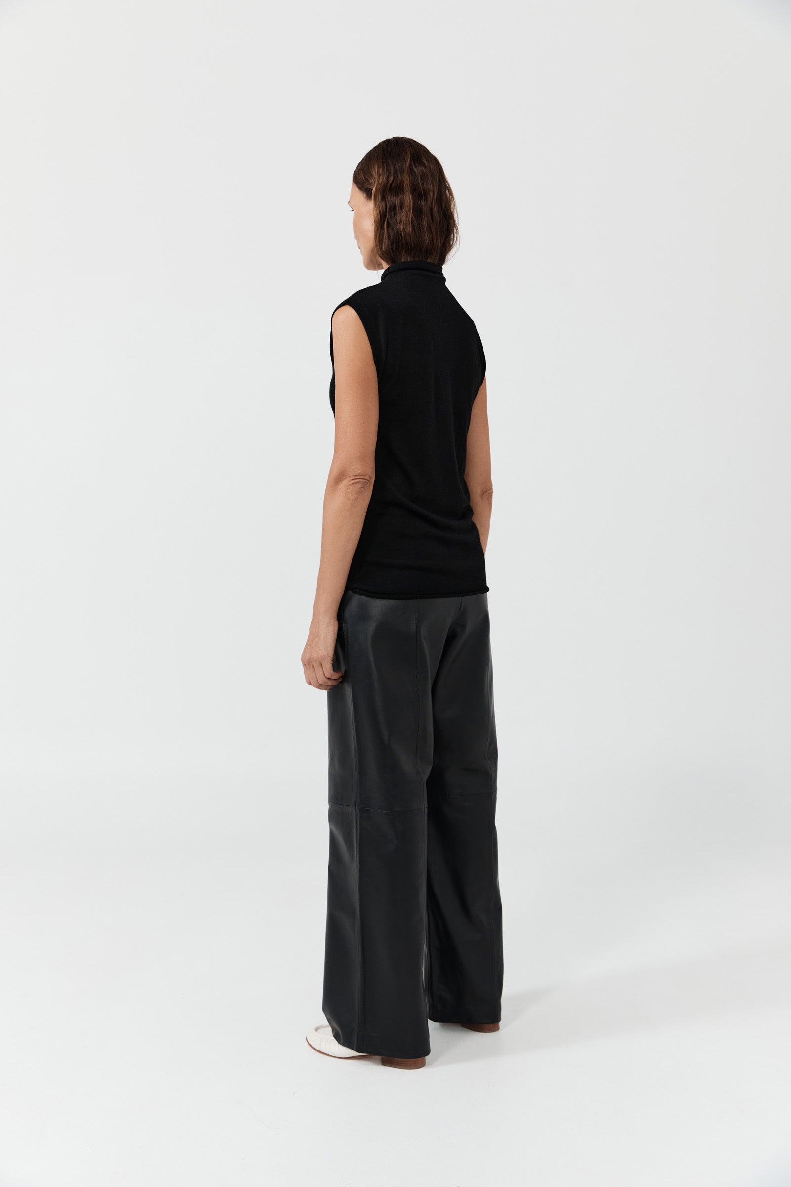 Cashmere Sleeveless Top - Black
