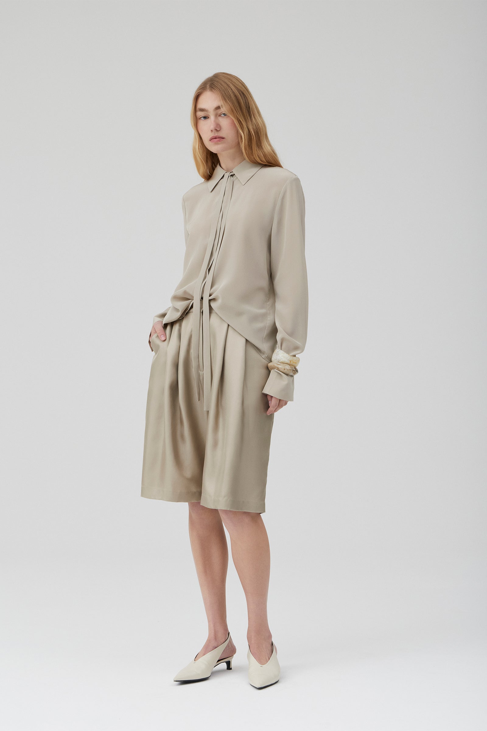 Silk Bermuda - Putty