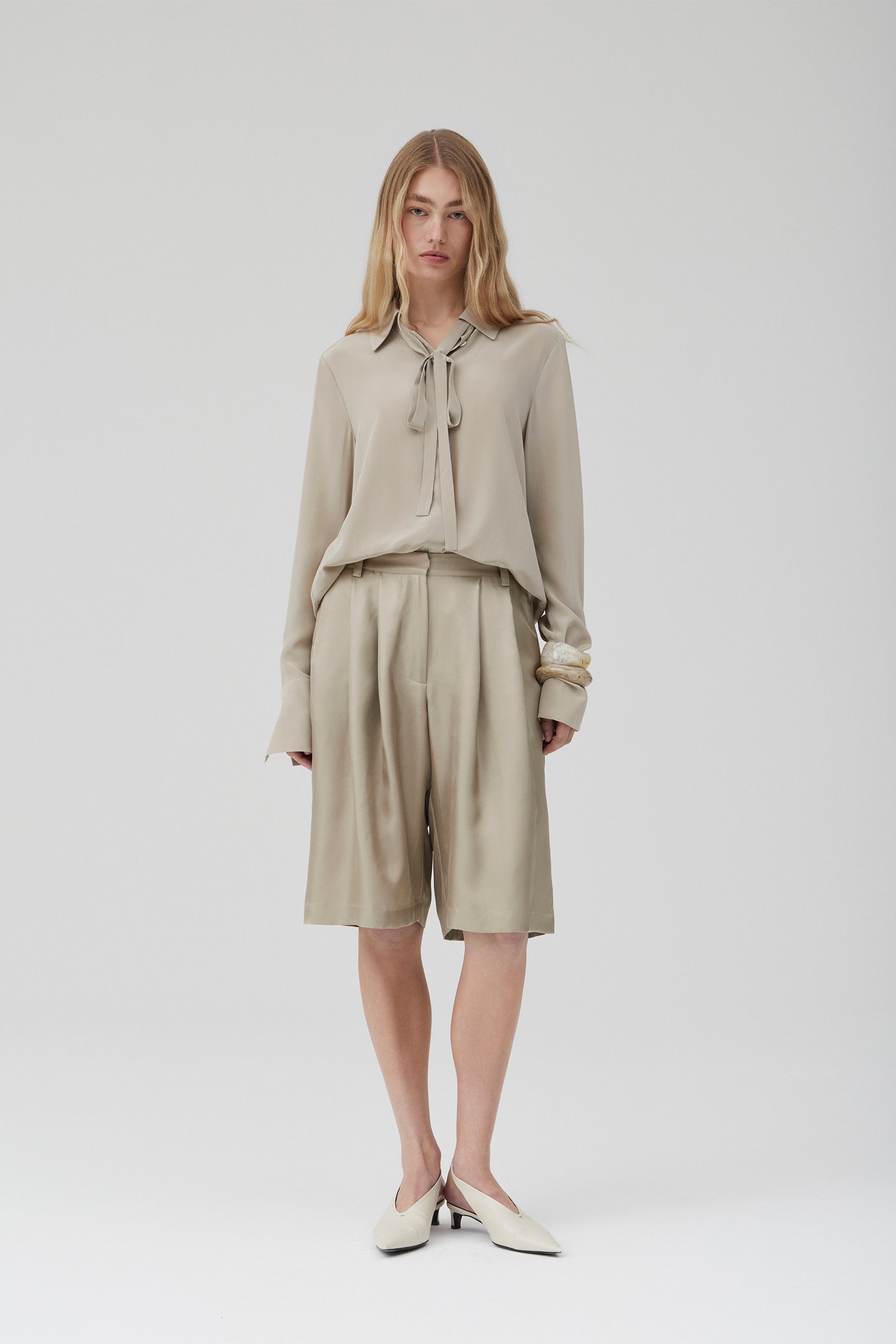 Silk Bermuda - Putty