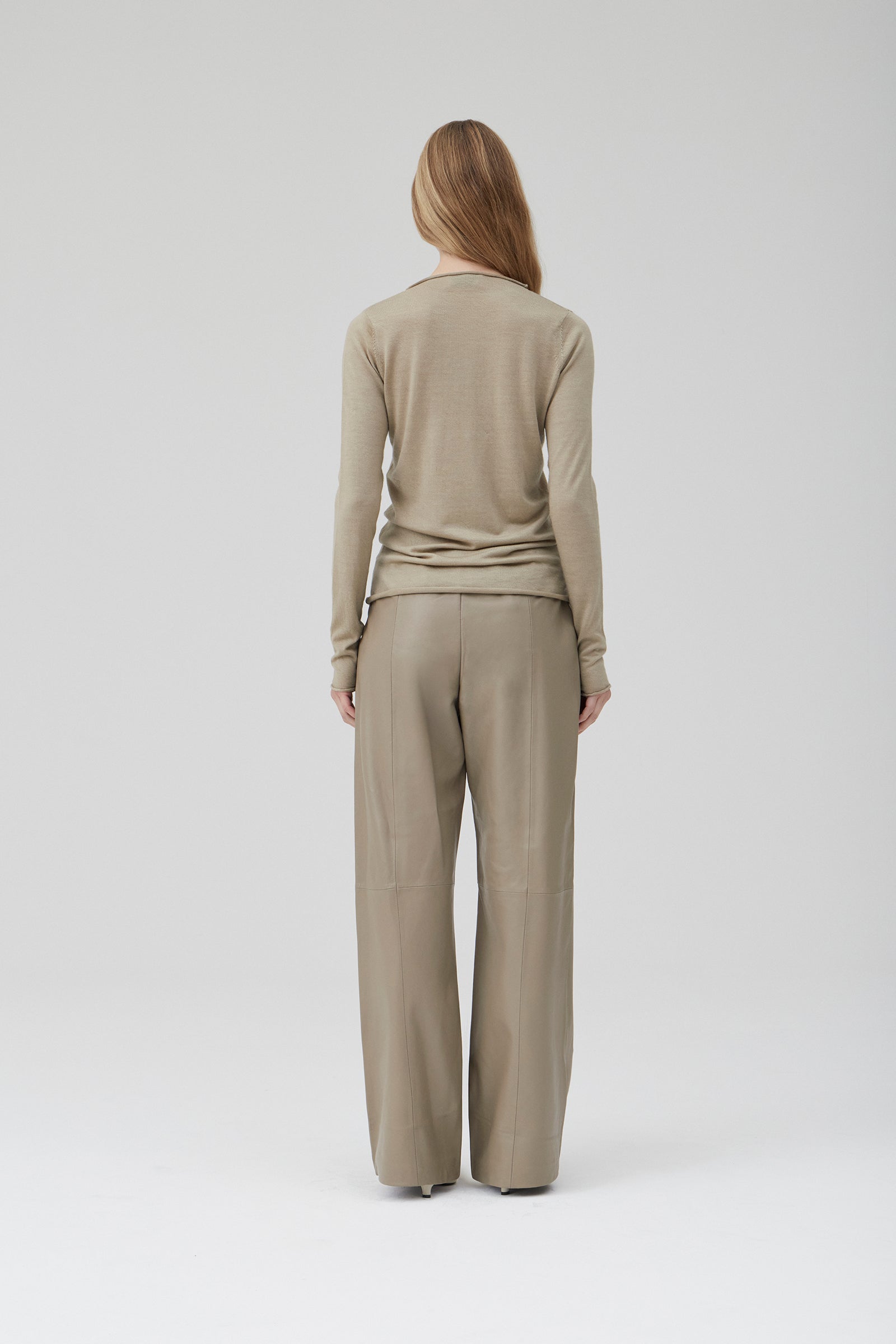 Cashmere Fitted Crew Neck - Putty