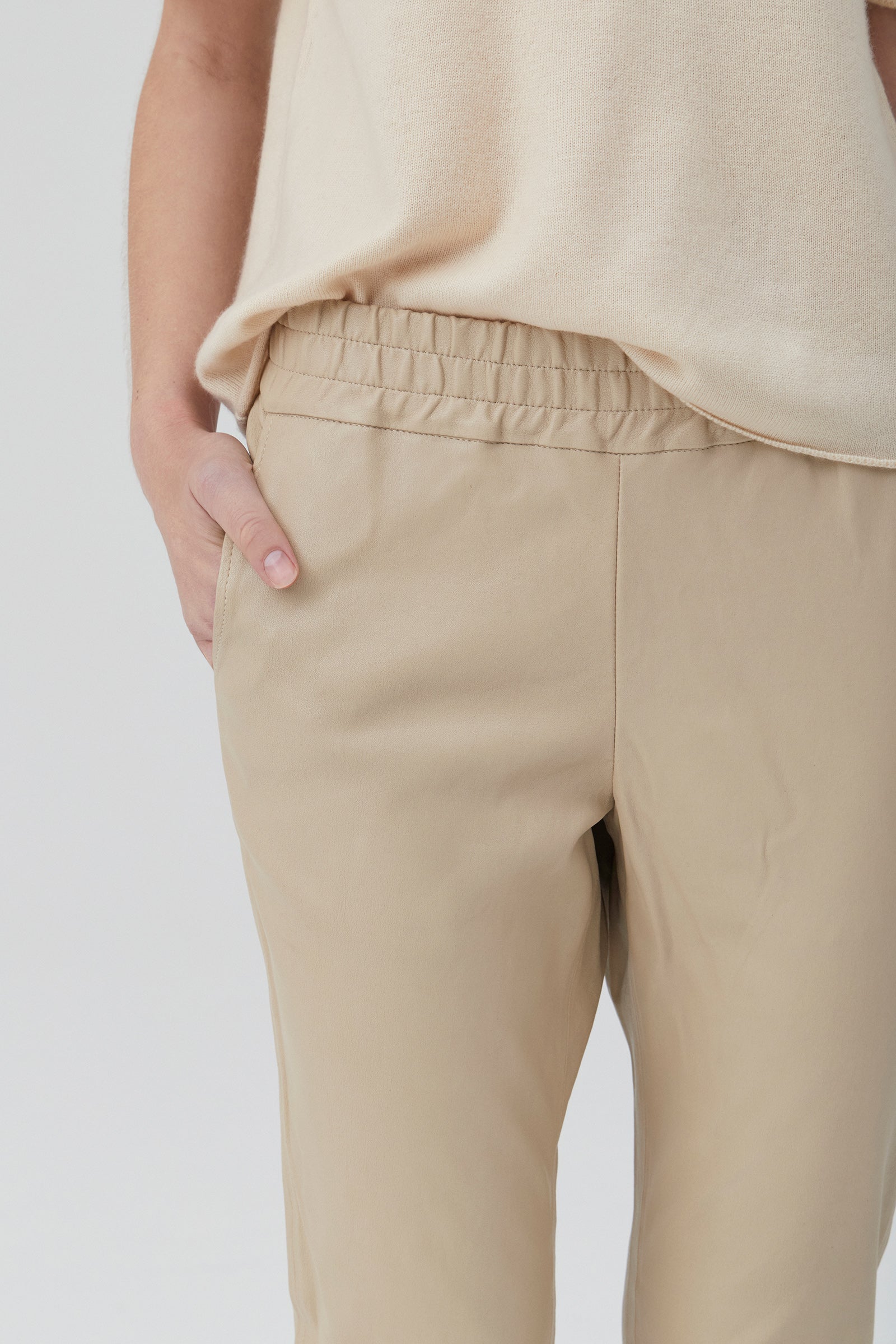 Stretch Leather Slouch Pant - Creme Brulee