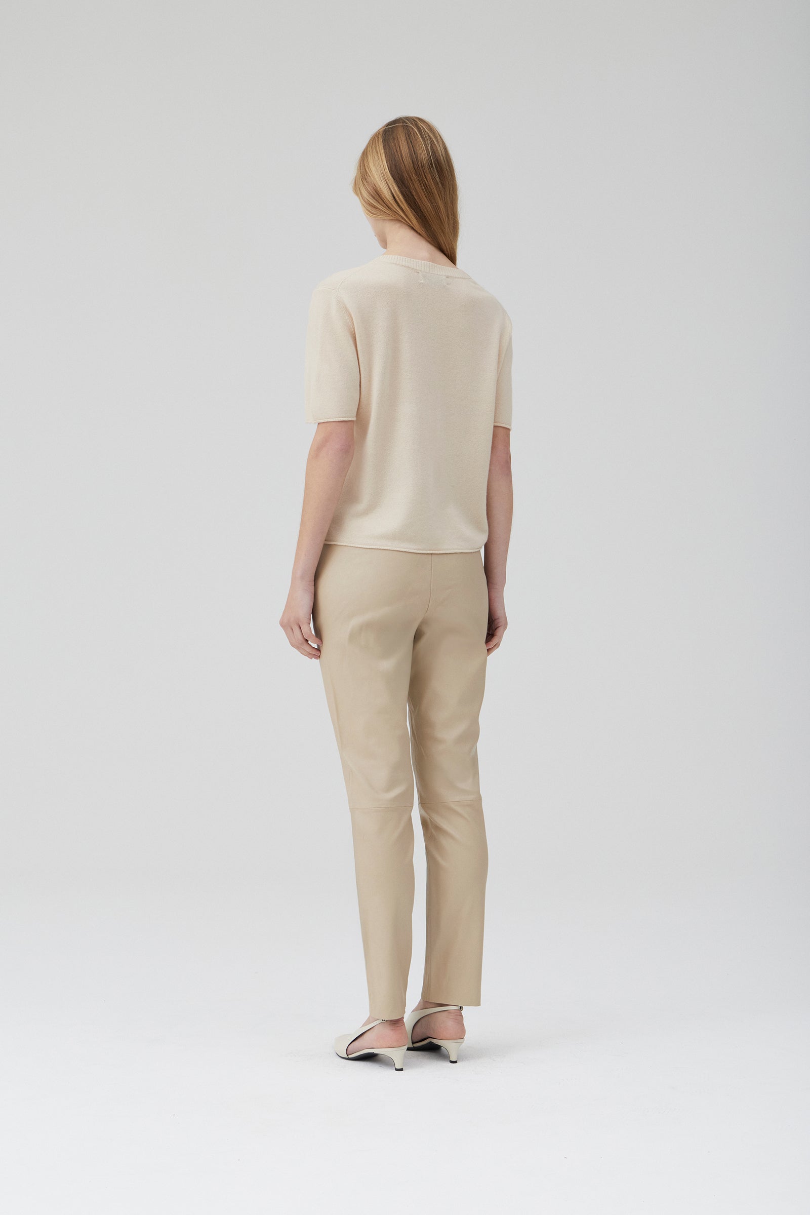 Cashmere Shrunken V-Neck T - Creme Brulee