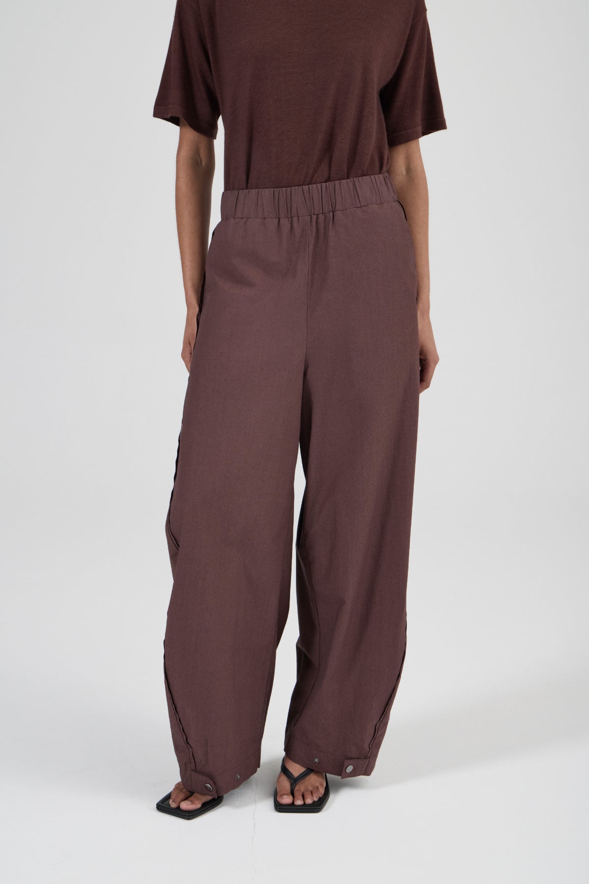 Runaround Pant - Black Fig Cotton