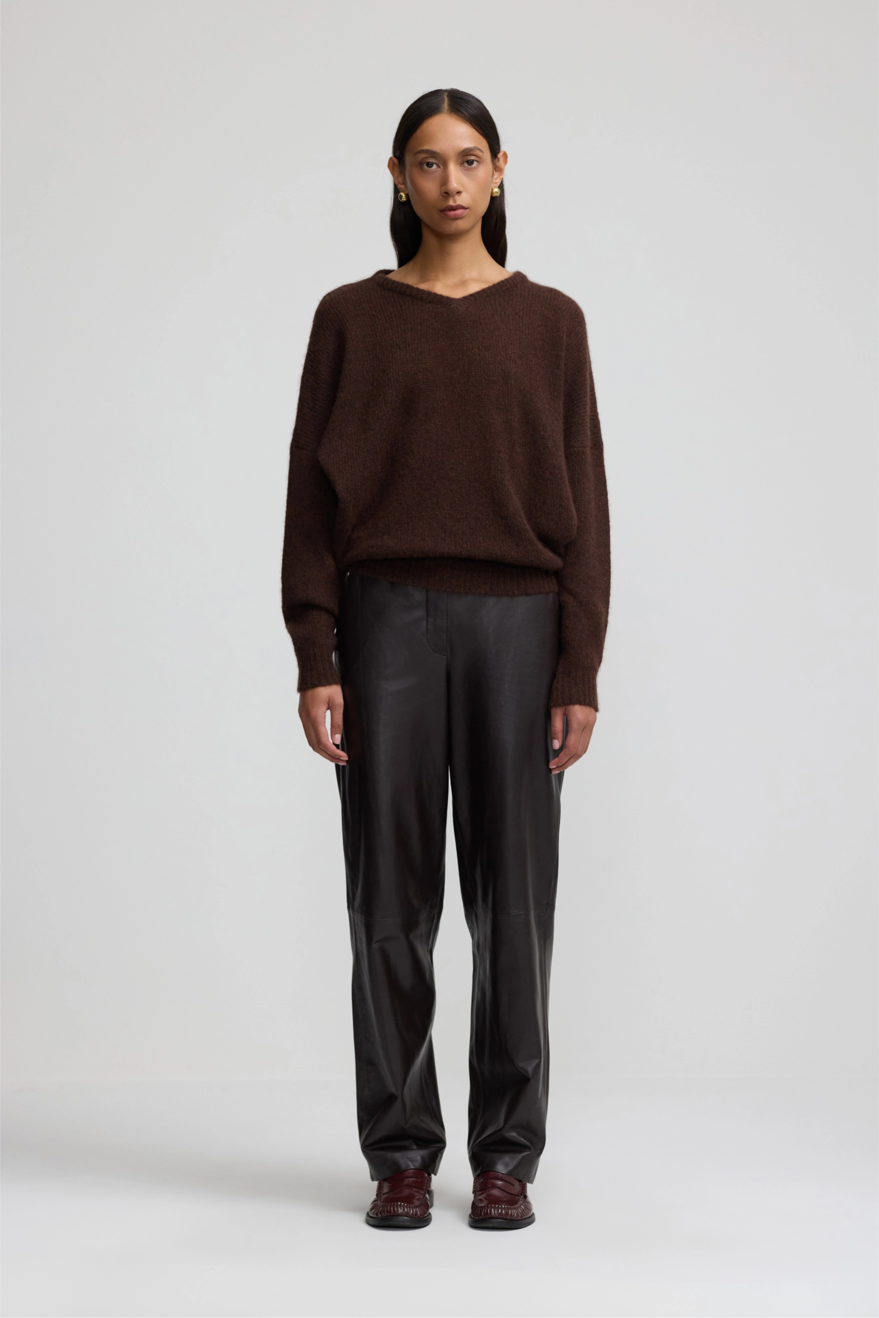 Cashmere and Silk V-Neck Knit - Americano
