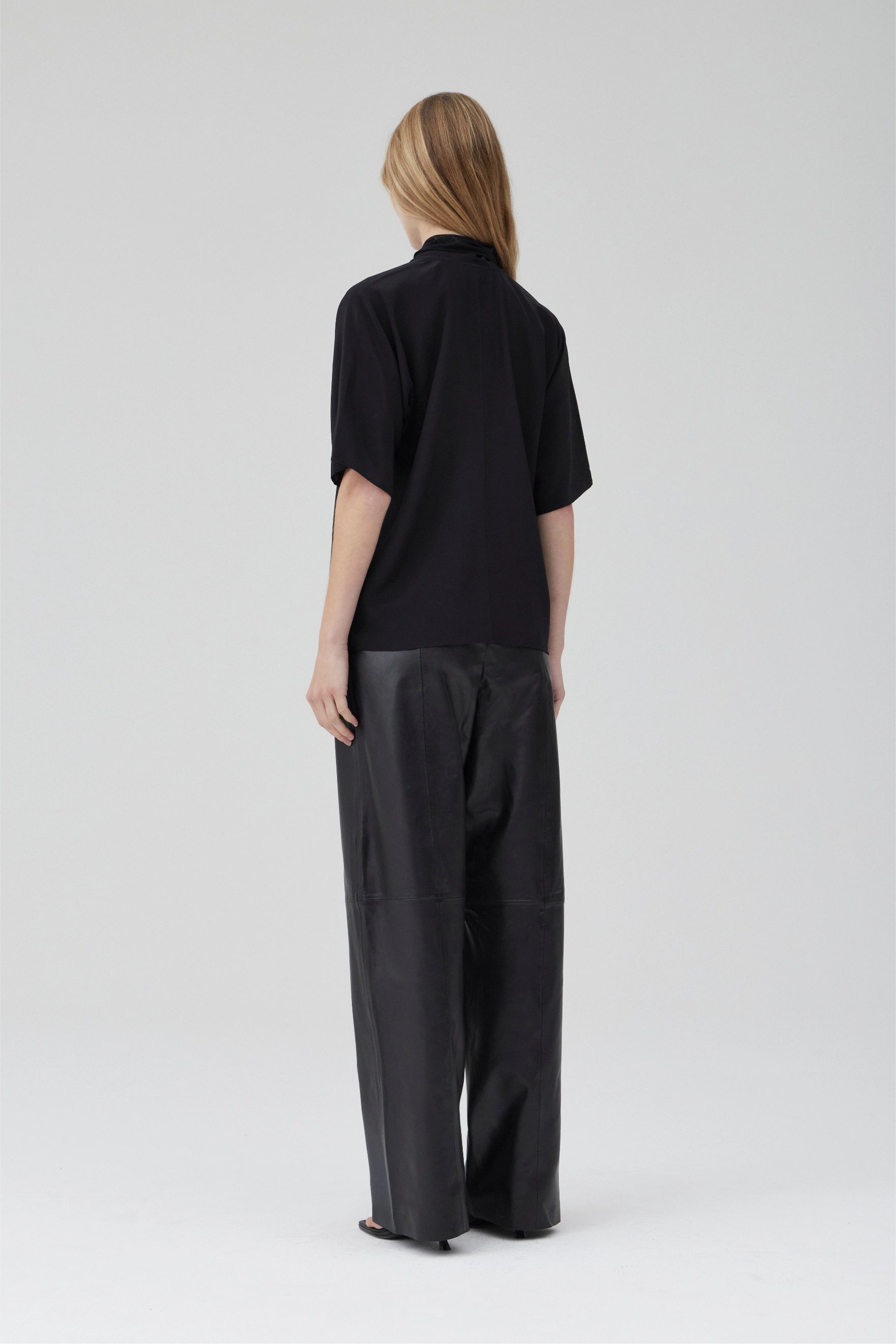 Silk Scarf T - Black
