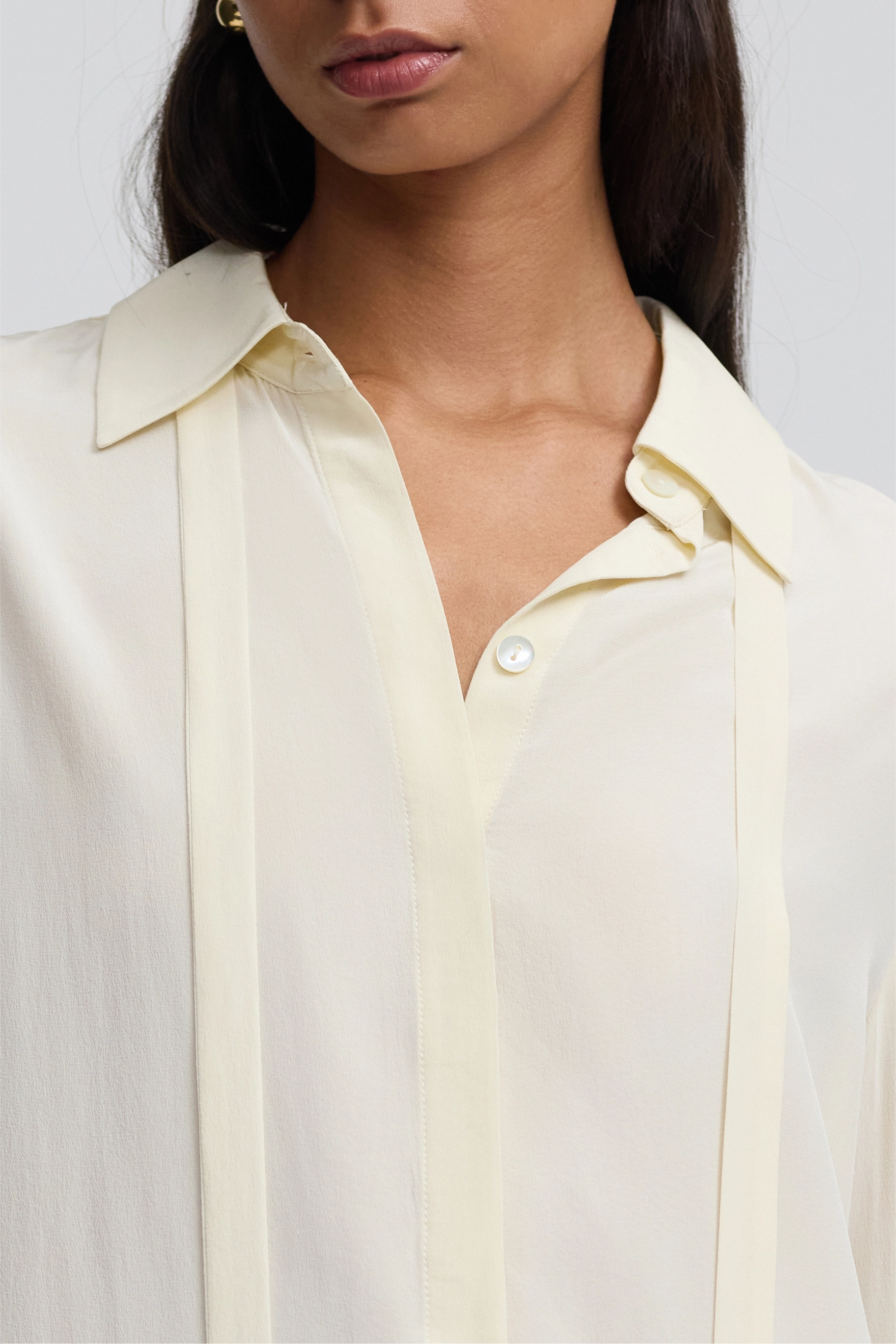 Perfect Shirt 2.0 - Pistachio Shell Silk