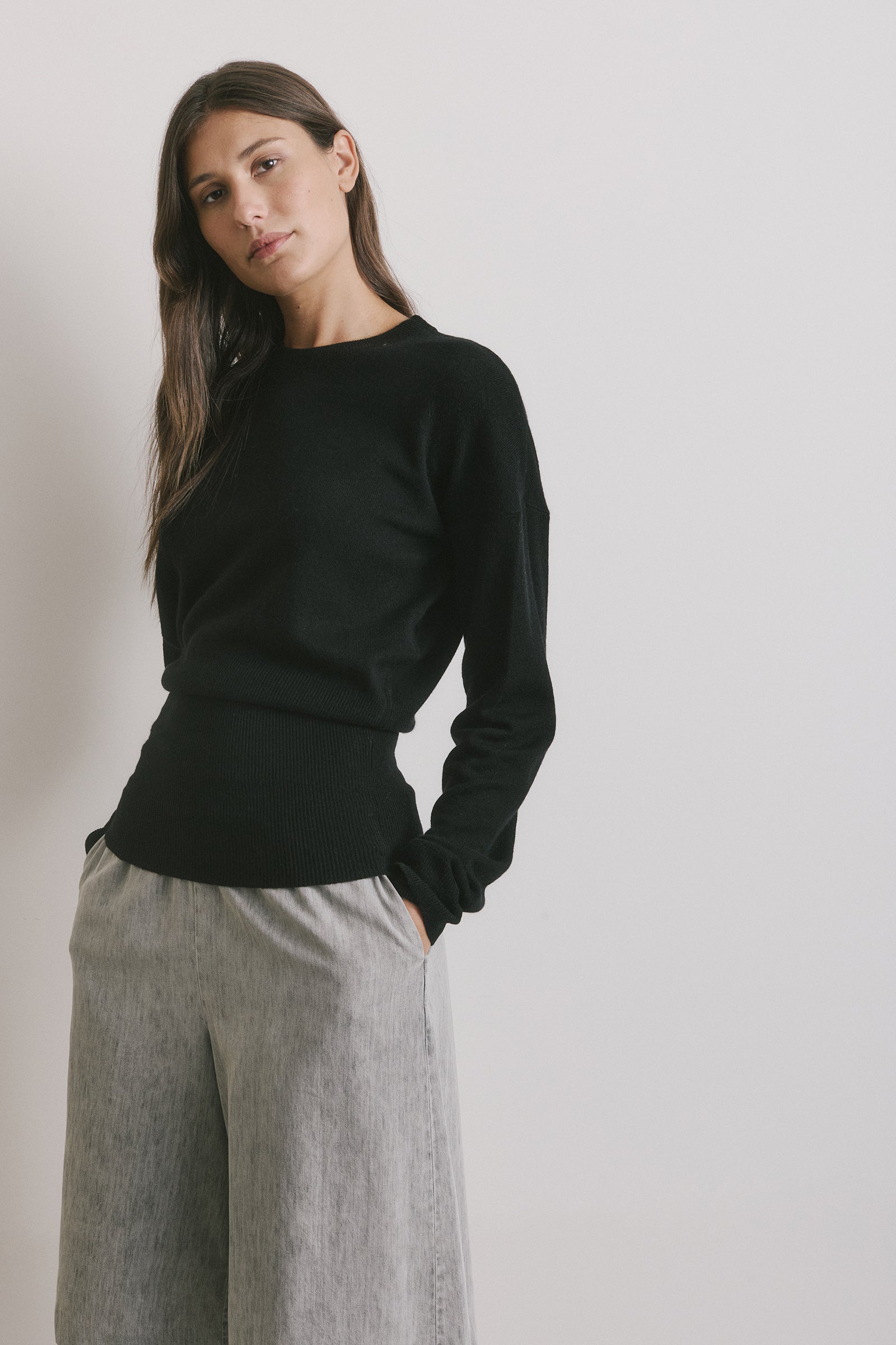 Hero Cashmere Crew Neck - Black