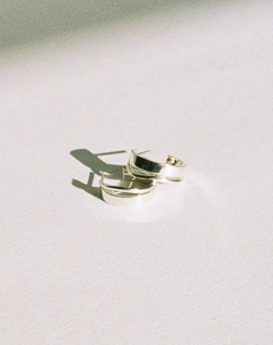 Meadowlark Medium Bliss Hoops - Gold