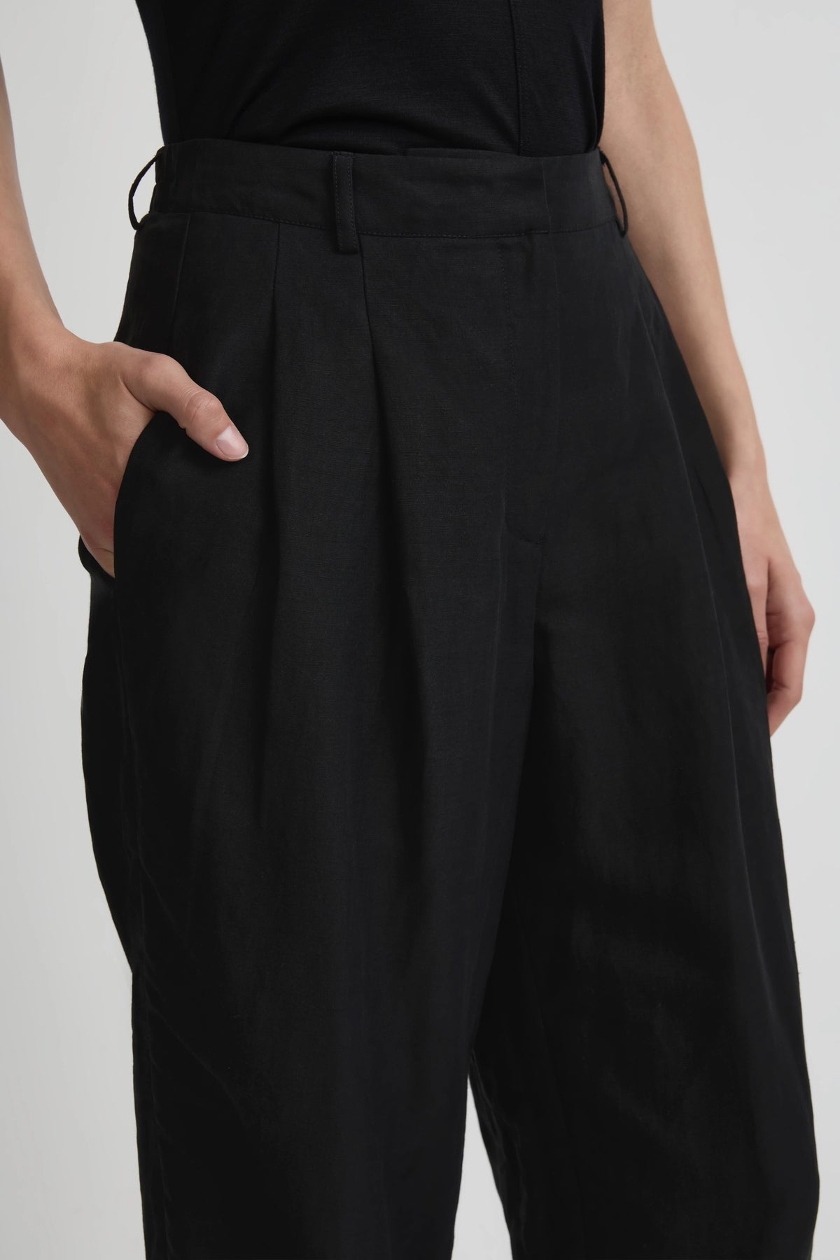 Hero Pant 2.0 - Black Silk Linen
