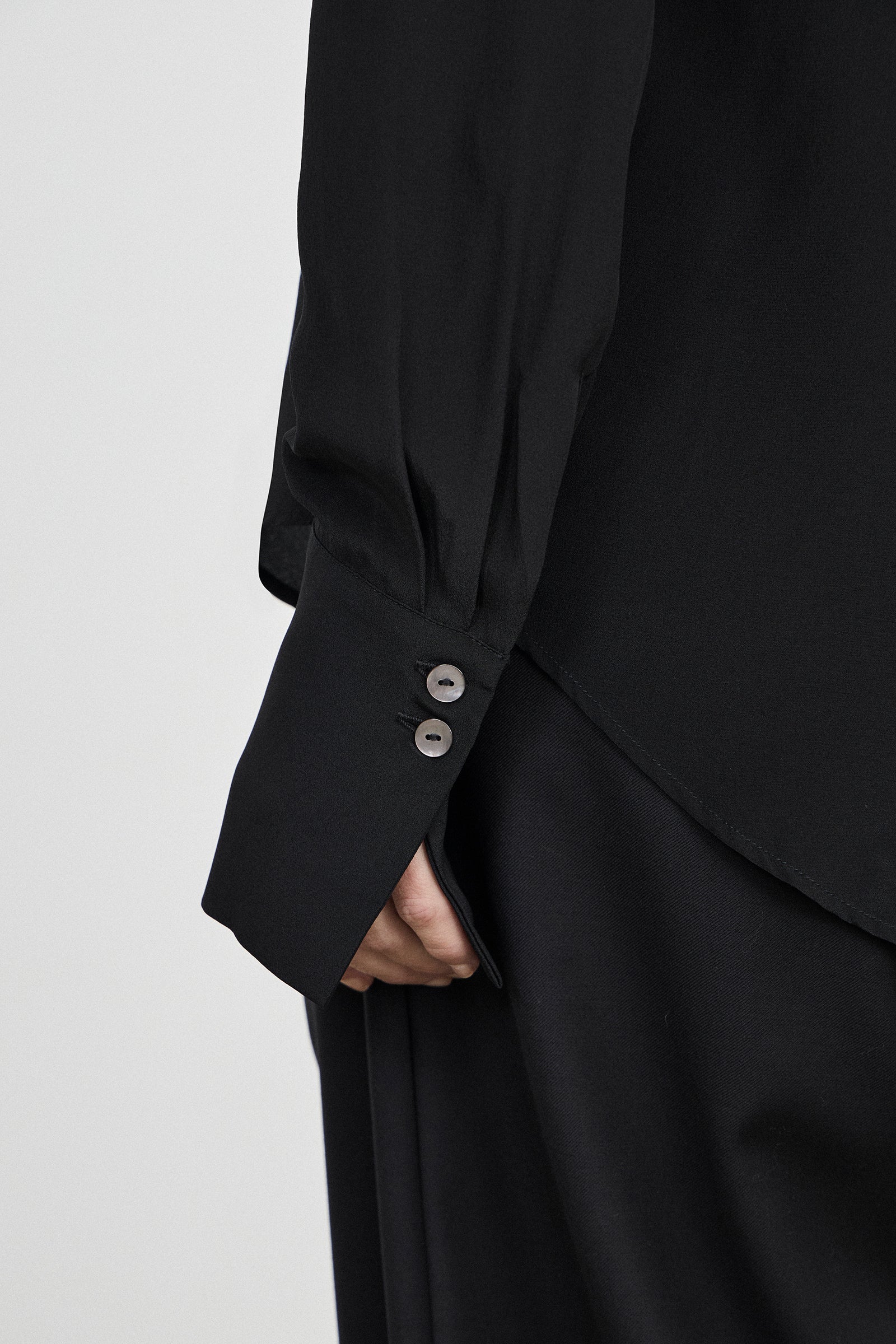 Perfect Silk Shirt 2.0 - Black - Banded Together