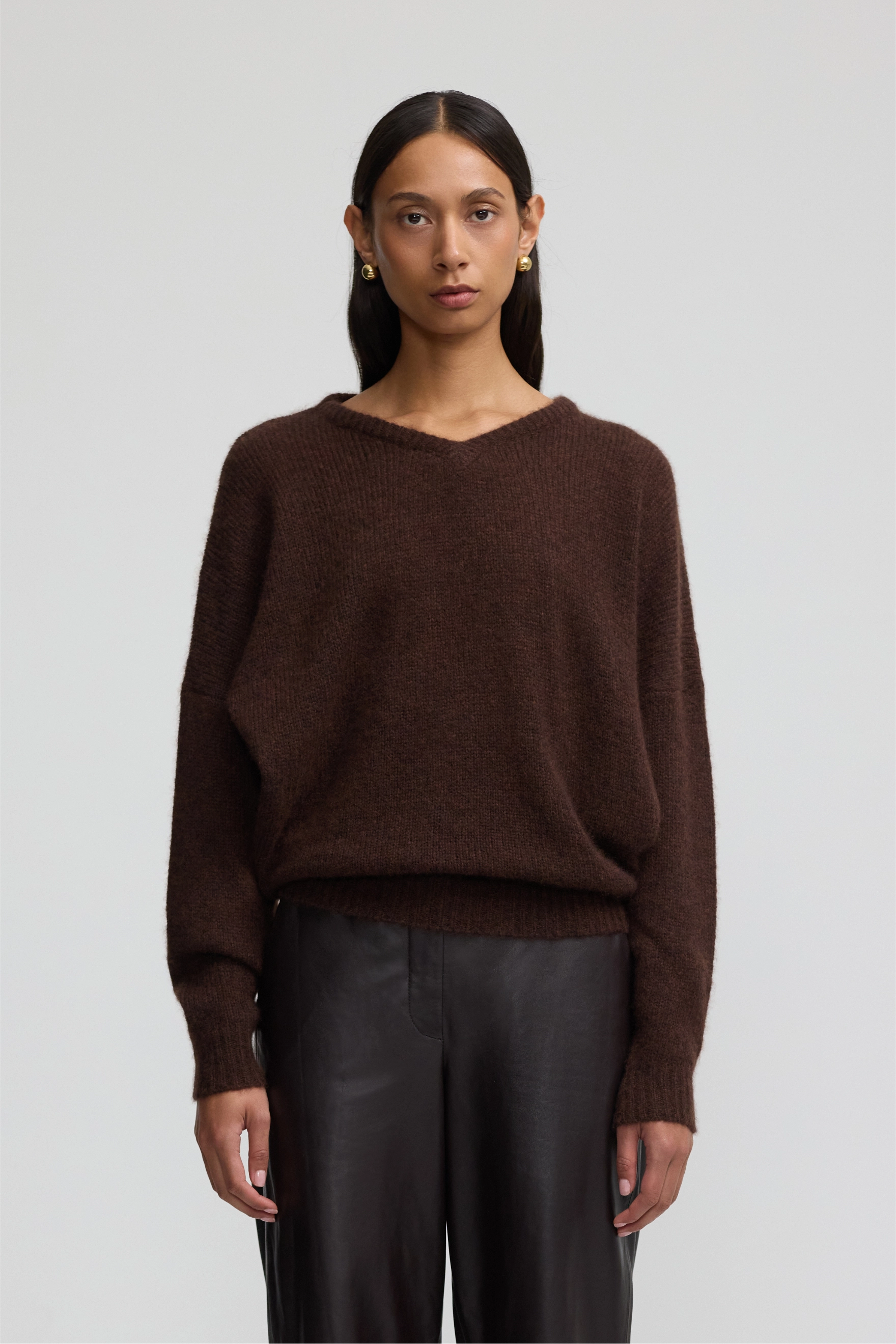 Cashmere and Silk V-Neck Knit - Americano