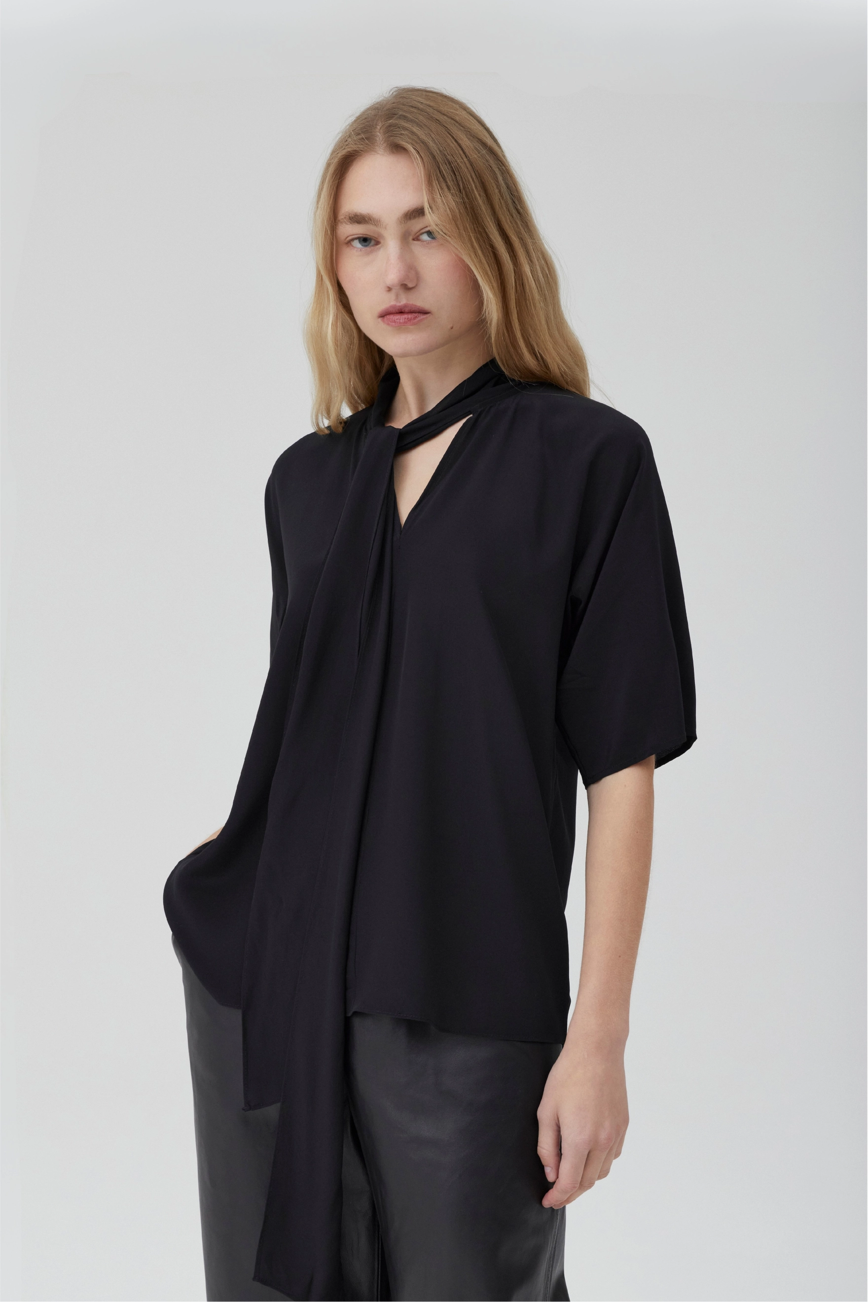 Silk Scarf T - Black