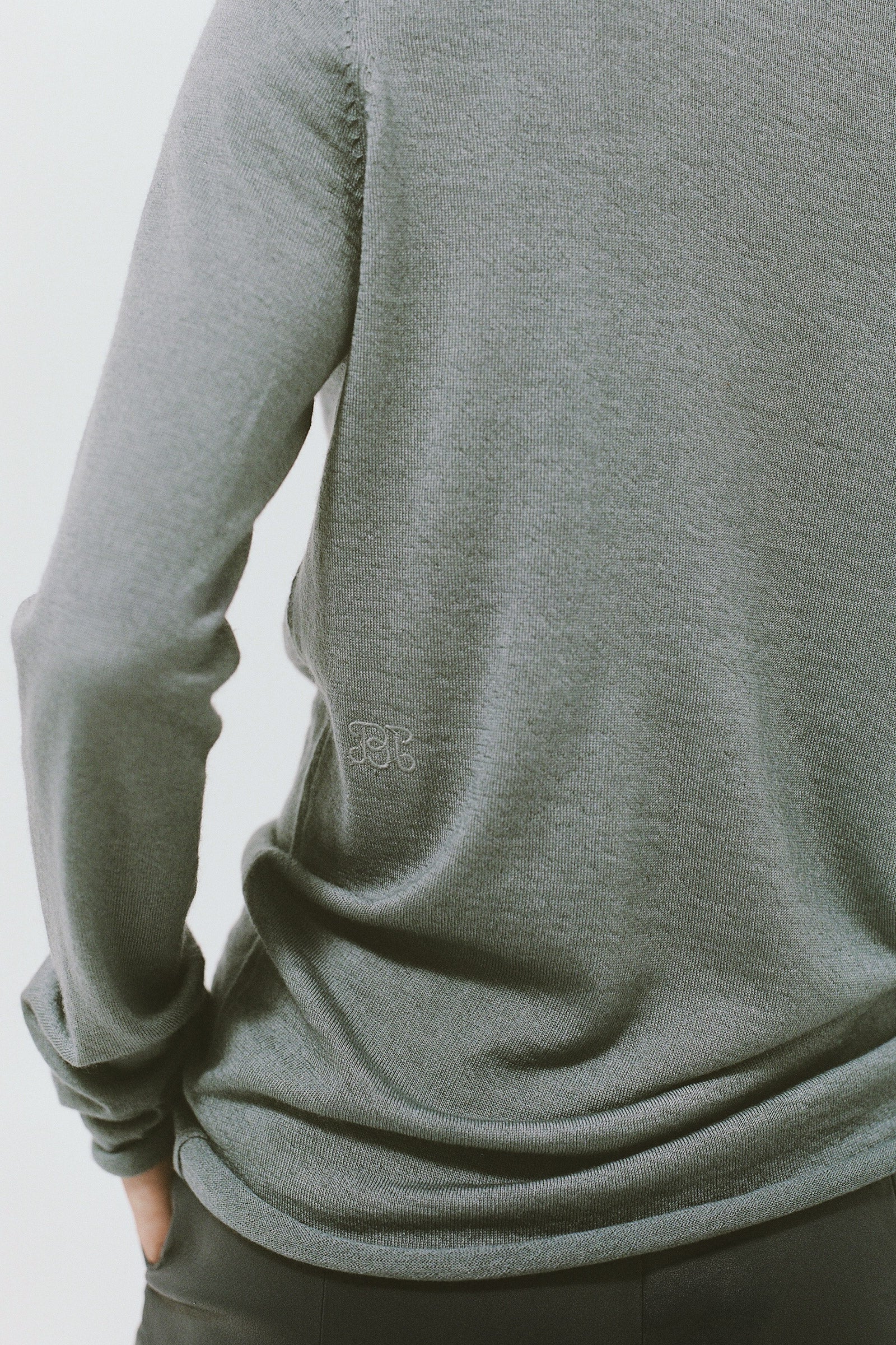 Cashmere Fitted Crew Neck - Storm