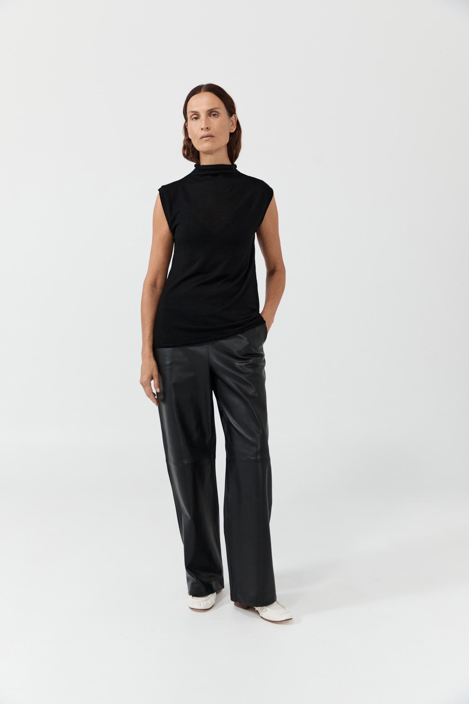Cashmere Sleeveless Top - Black