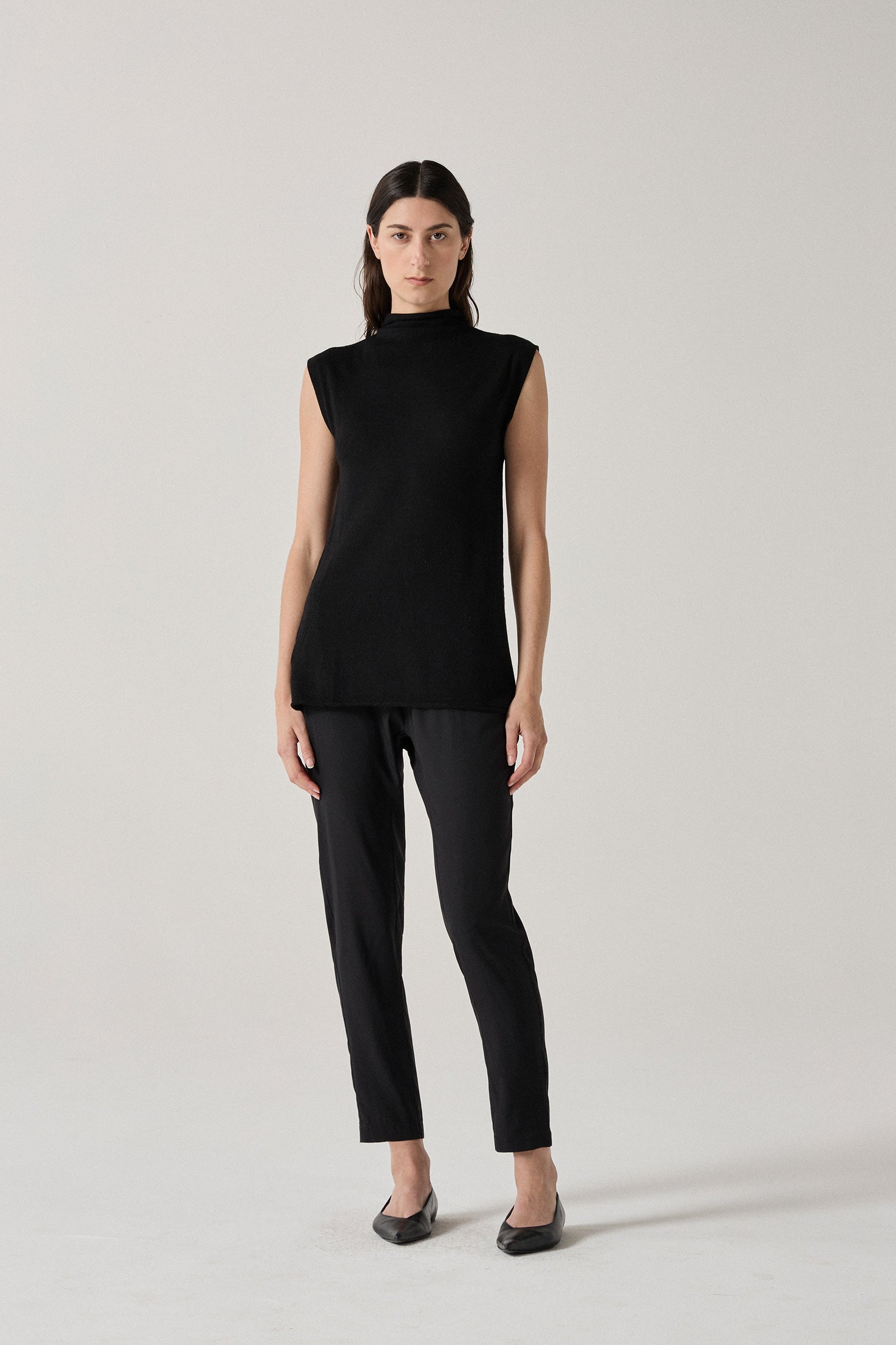 Cashmere Sleeveless Top - Black