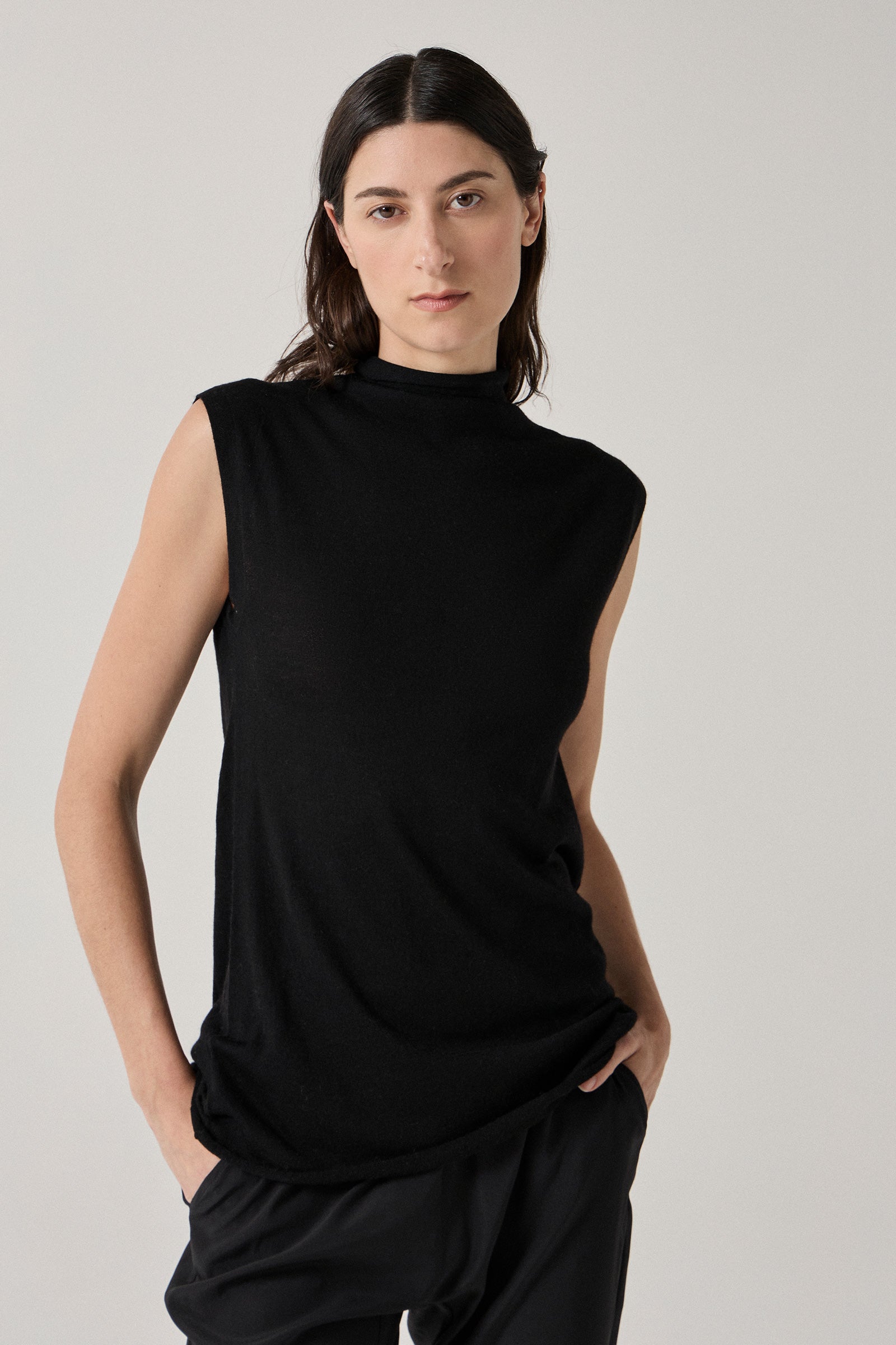 Cashmere Sleeveless Top - Black