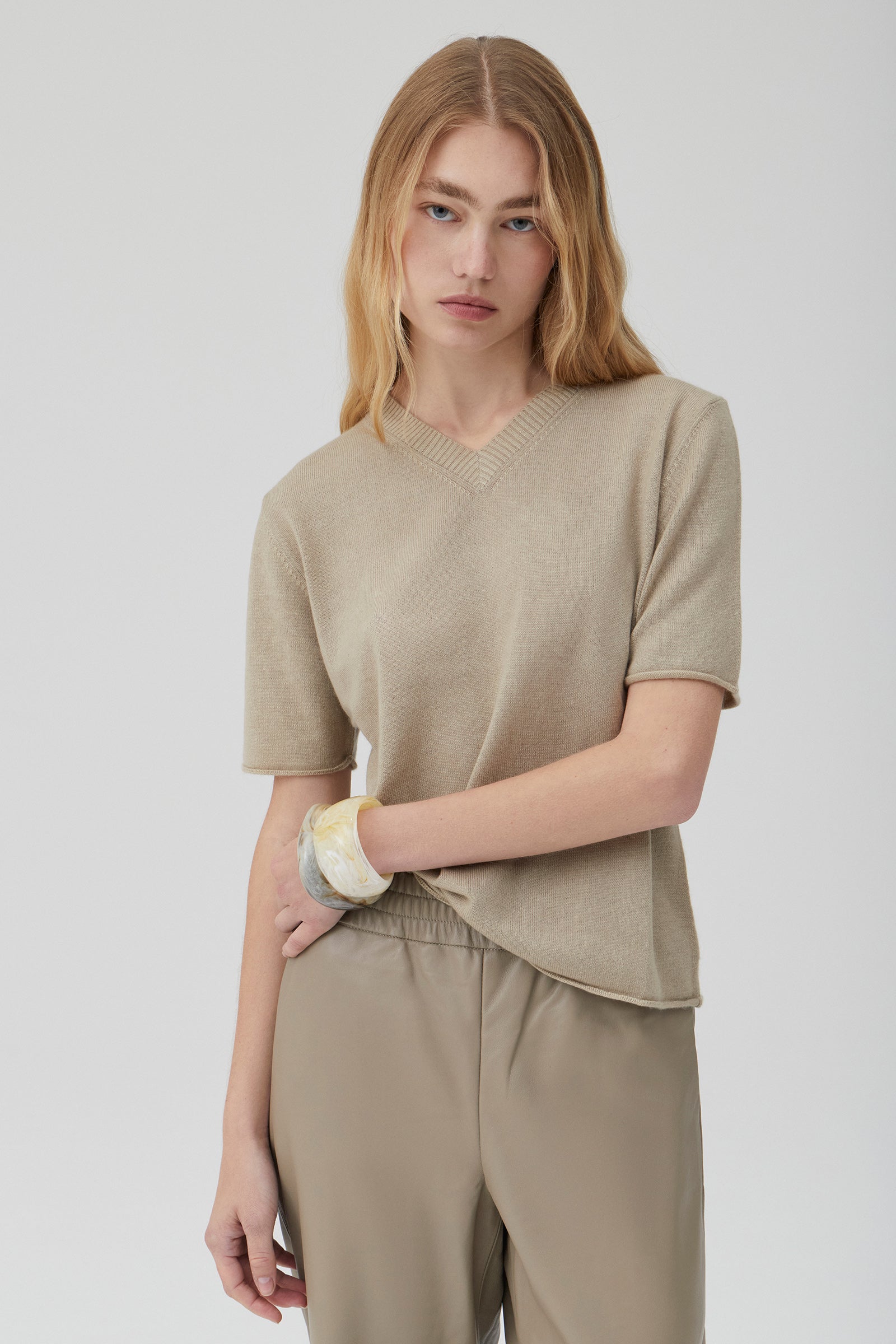 Cashmere Shrunken V-Neck T - Putty