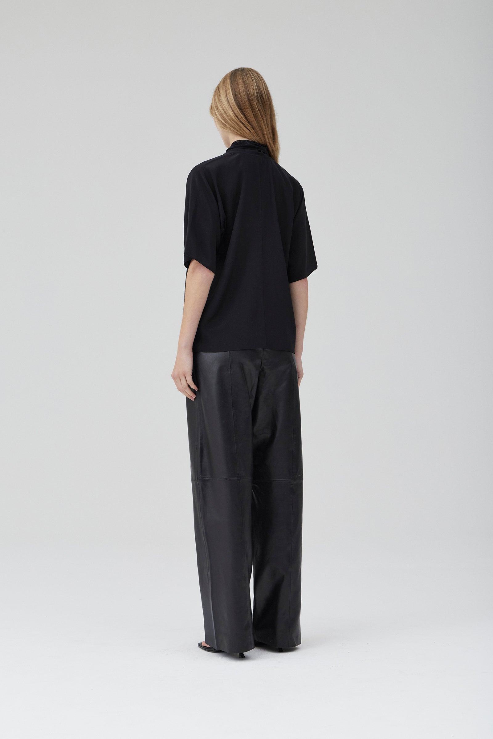 Silk Scarf T - Black