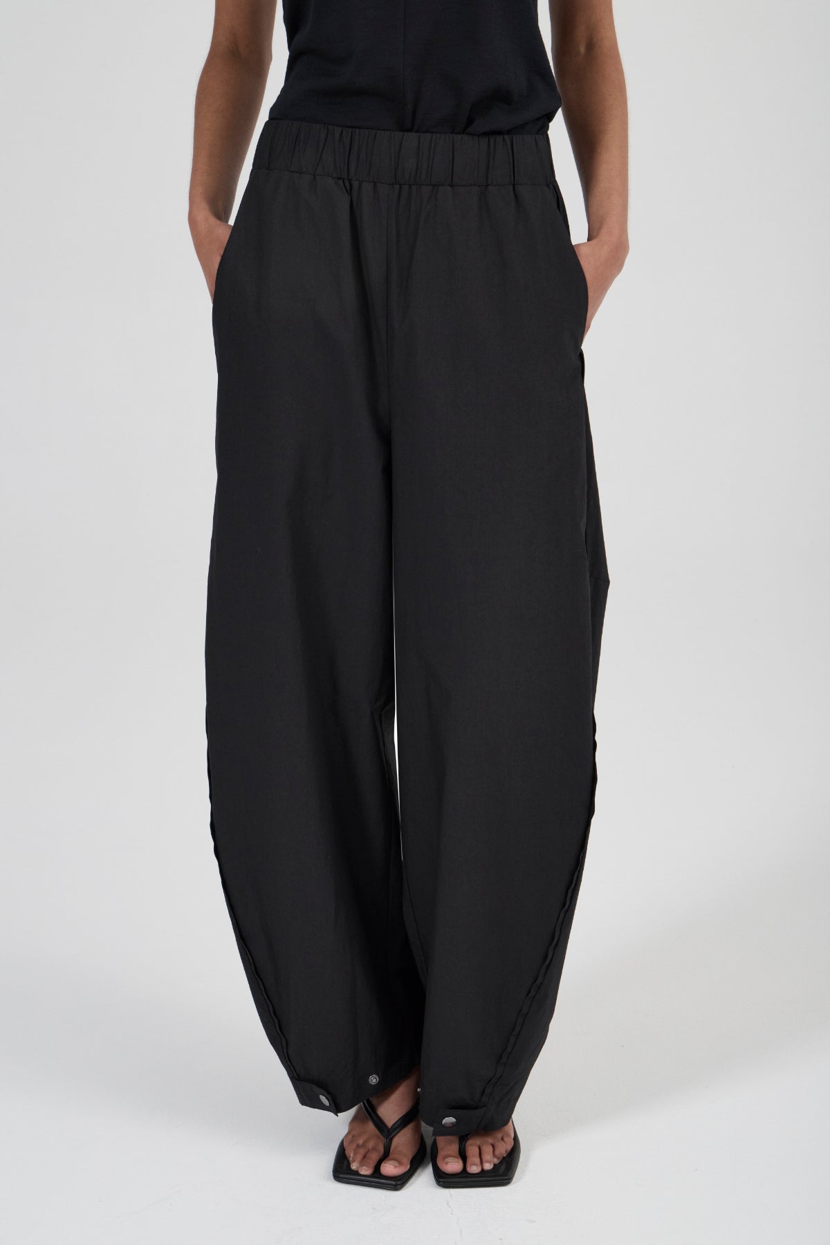Runaround Pant - Black Cotton