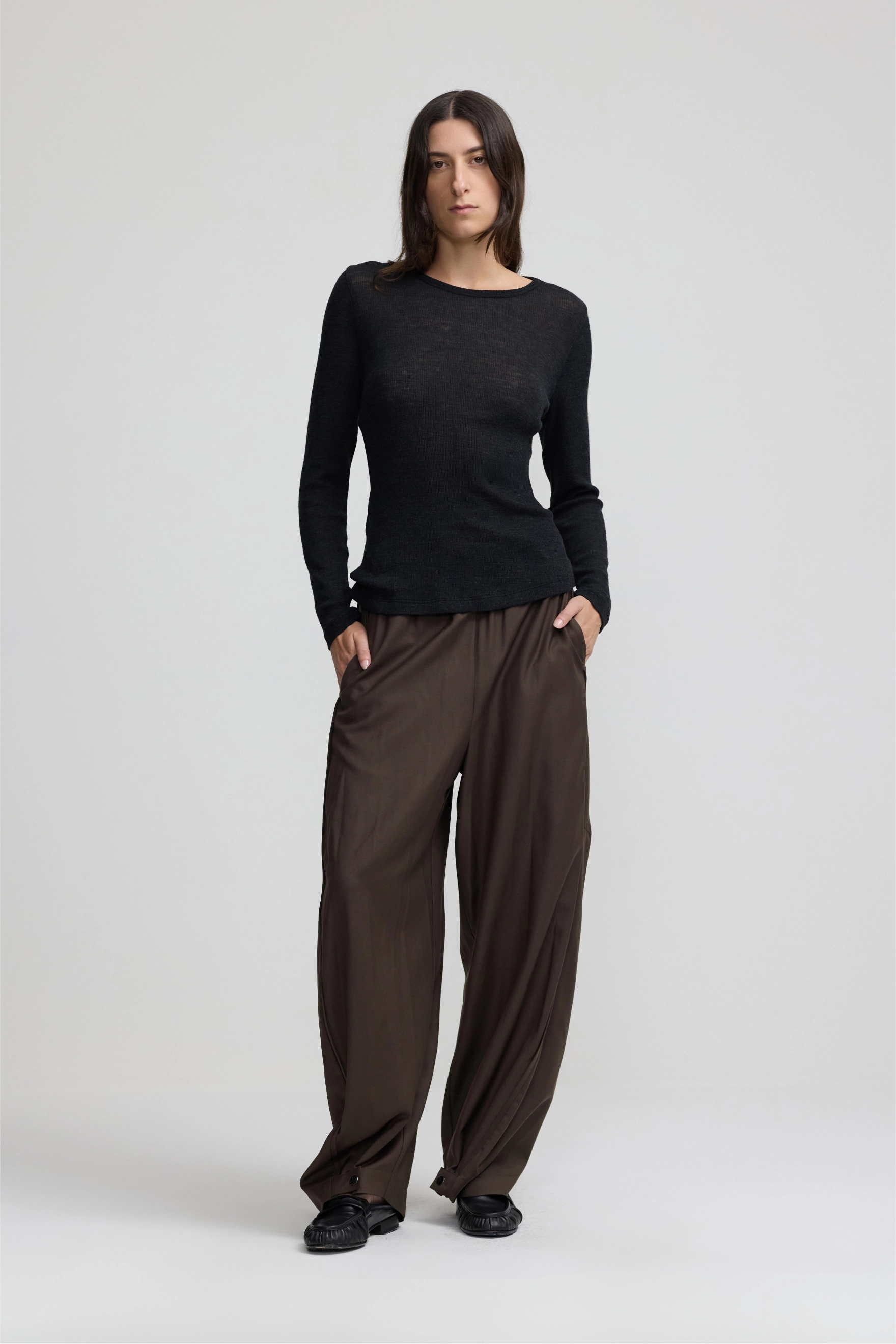 Cashmere Fitted Crew Neck - Black