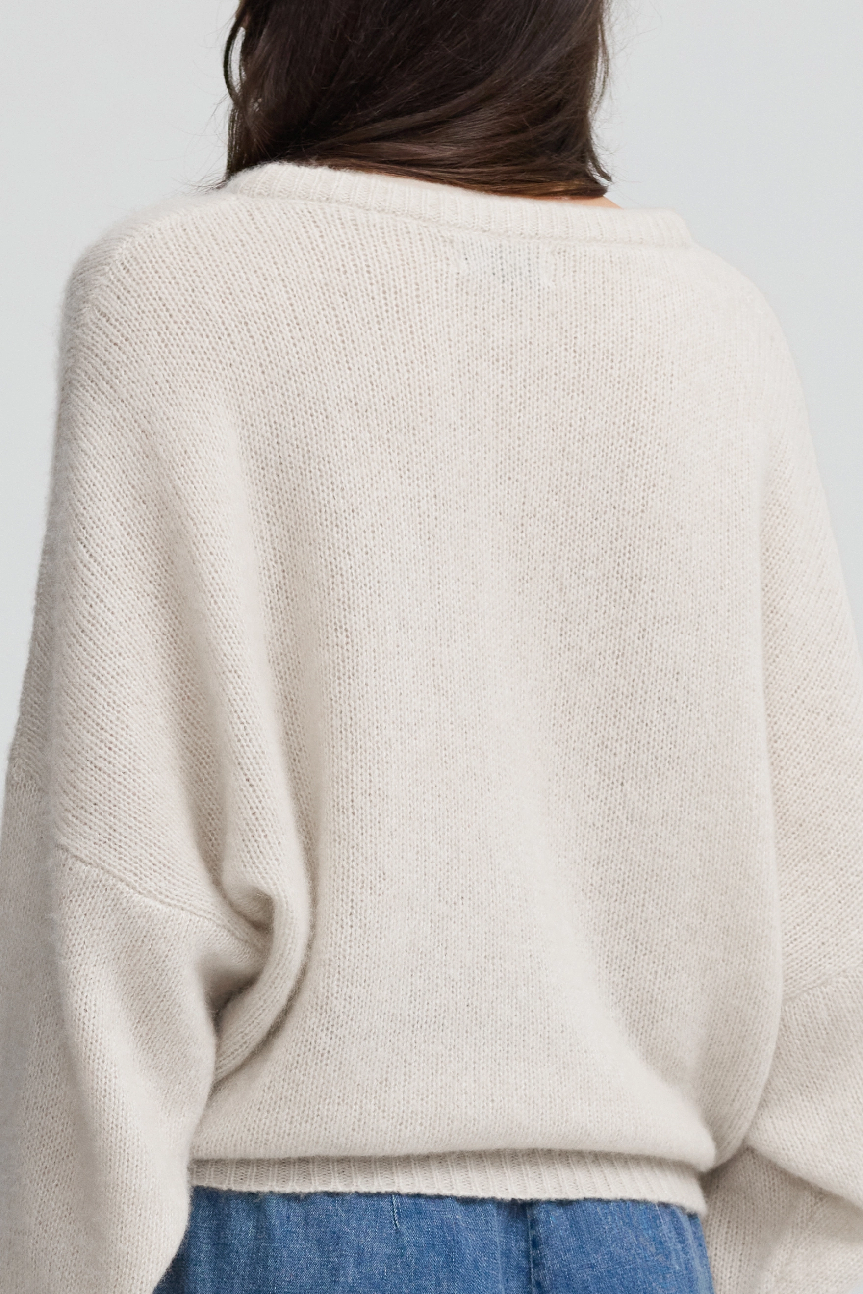 Cashmere and Silk V-Neck Knit - Ivory