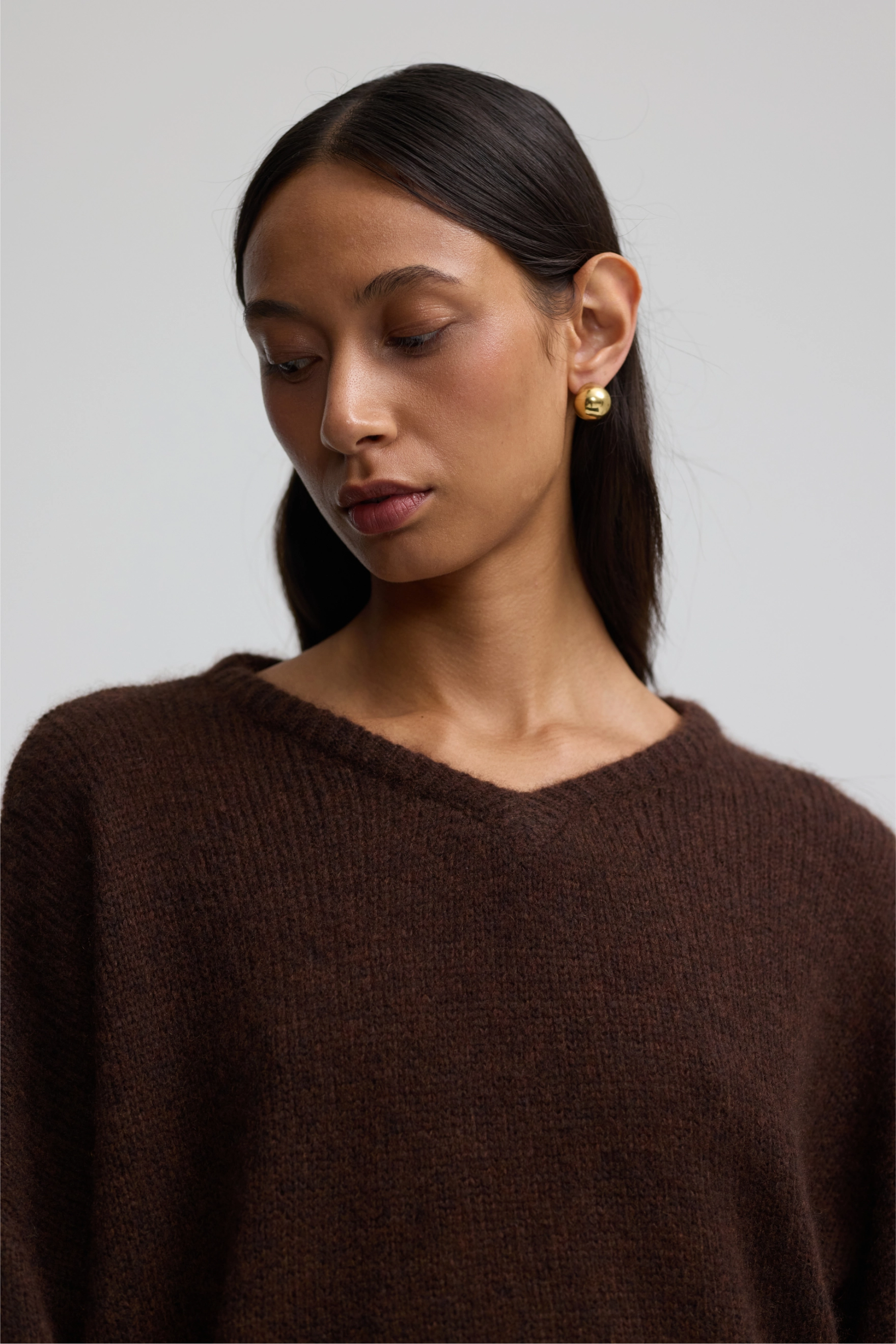 Cashmere and Silk V-Neck Knit - Americano