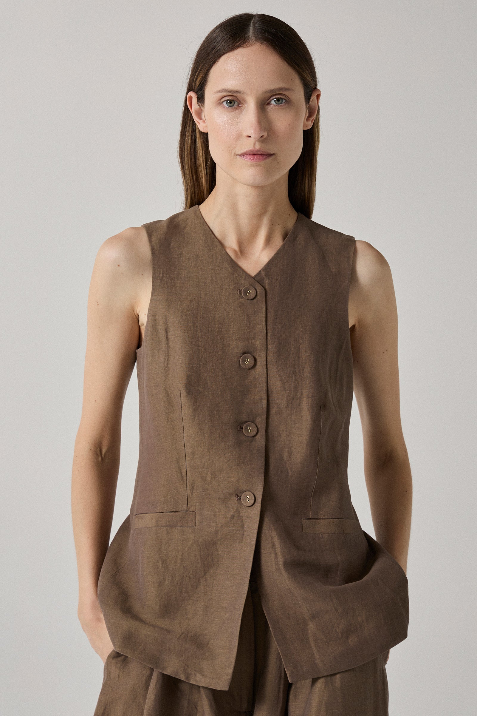 Hero Vest - Allspice Silk Linen