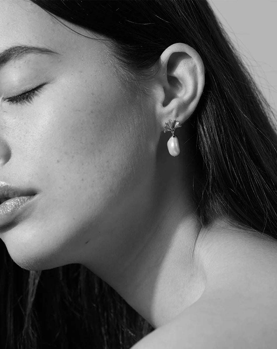 Meadowlark Small Vita Drop Earrings - Gold