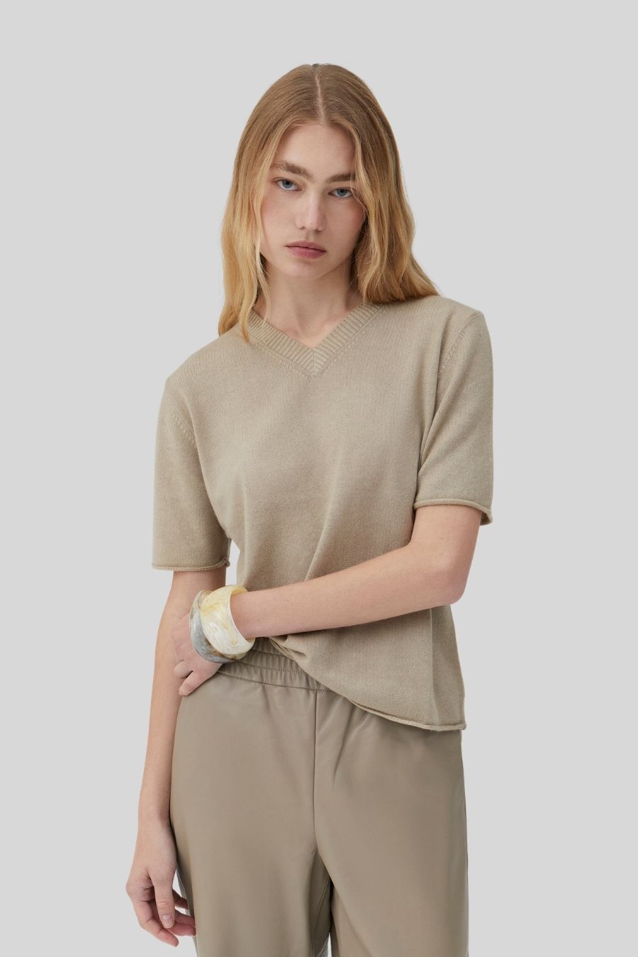 Cashmere Shrunken V-Neck T - Putty