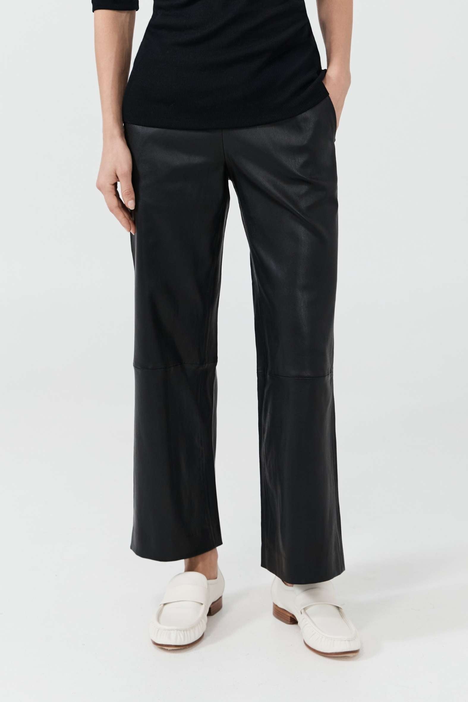Cropped Wider Leg Stretch Leather Pant - Black