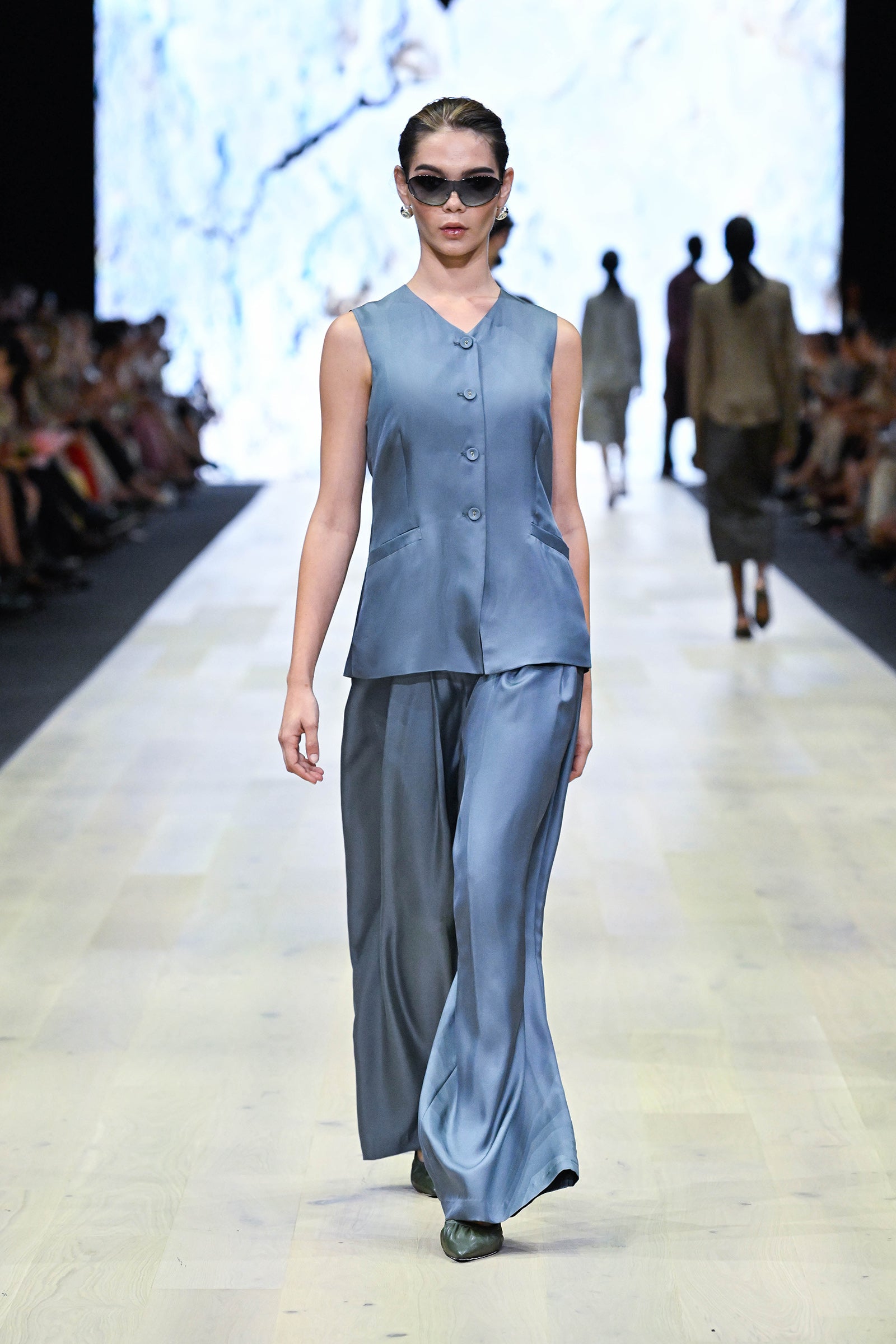 Hero Vest - Storm Silk